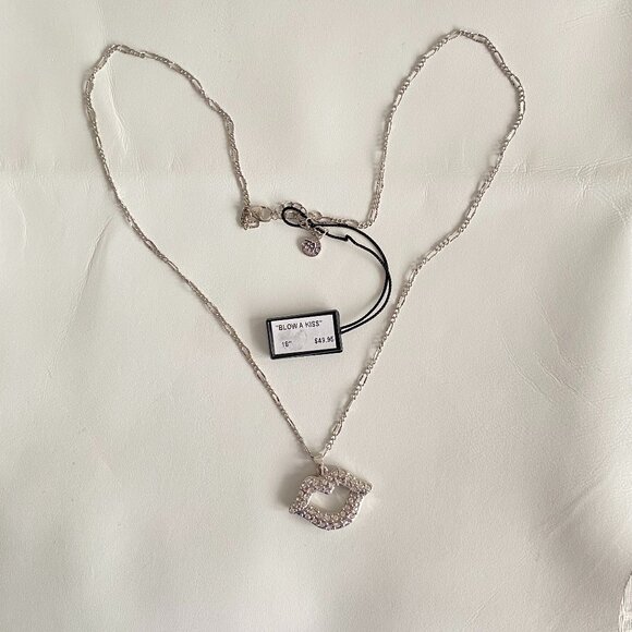 FAC Swarovski Dbl Sided Crystal Lips Pendant Necklace - Picture 3 of 7